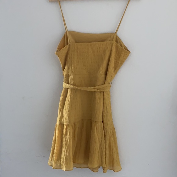 Superdown Becca ruffle belted dress - Picture 5 of 7